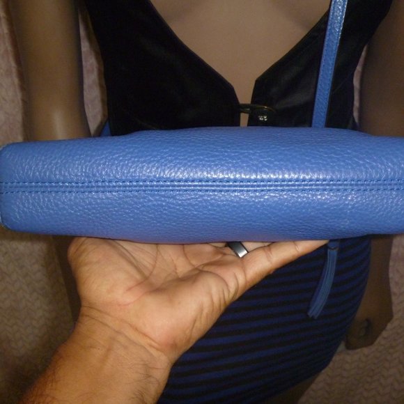 HENRI BENDEL COBALT LEATHER CROSSBODY BAG - Picture 4 of 13